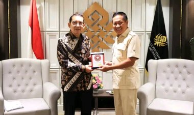 Perkuat Sinergi Kebudayaan dan Pertahanan, Menkebud Bertemu Wakil Menhan