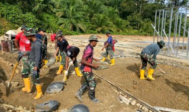 Marinir Bangun Hunian Sementara dan Saluran Air Pasca Bencana di Tapanuli  Selatan