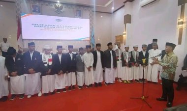 Bupati Bone Lepas Santri Jadi Dai dan Imam Ramadan, Serahkan Rp20 Juta untuk Operasional