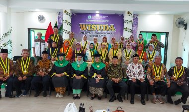 Pimpinan Ranting Aisyiyah Perumnas Condongcatur Gelar Wisuda Aisyiyah Senior School, Tingkat II angkatan 3