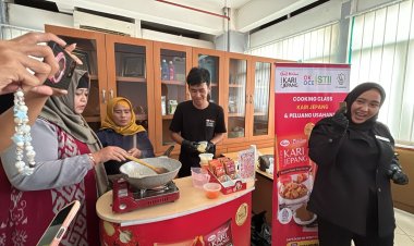 LPK STII Akademi Gelar Cooking Class Kari Jepang